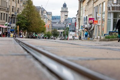 Viel freier Platz wartet auf der Bahnhofstraße, um aus der Tristesse etwas zum Wohlfühlen zu machen. Doch wie, darüber gehen die Ansichten bislang weit auseinander.