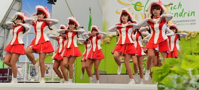 Die Funkengarde des Frankenberger Carnevalsvereins ist am Sonntag dabei. Große Auftritte vor Publikum kennen die Tänzerinnen, wie hier auf der Landesgartenschau in Frankenberg vor drei Jahren. Danach hatten die Karnevalisten in der Coronazeit nicht mehr viel zu feiern. 