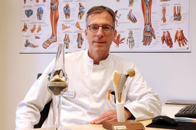Dr. Carsten Kretschmer leitet seit vier Jahren die Klinik für Unfallchirurgie.