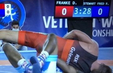 Der entscheidende Moment zu Silber: Daniel Franke legt den US-Amerikaner Stewart Frederick auf die Schultern. 