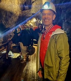 Moderator Peter Twiehaus zu Gast im Besucherbergwerk Markus-Röhling-Stolln. 
