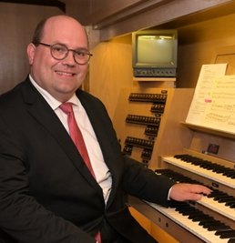 An der Jehmlich-Orgel in St. Wolfgang ist Kirchenmusikdirektor Michael Dorn aus Bayreuth zu hören gewesen. 