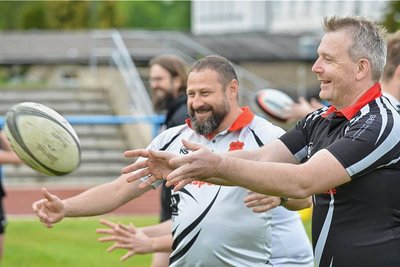 Neben Wurf- und Fangtechniken wurden Angriffsübungen und Spielszenen trainiert. 