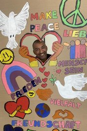 Robin Szolkowy setzt sich für Schulen ohne Rassismus ein.