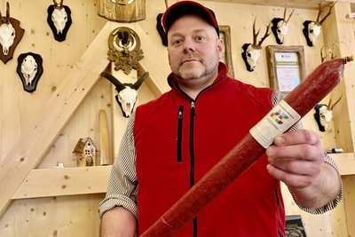 Fleischermeister Alexander Lauckner aus Bernsbach hat exklusiv für die Kulturhauptstadt Chemnitz eine Salami kreiert.