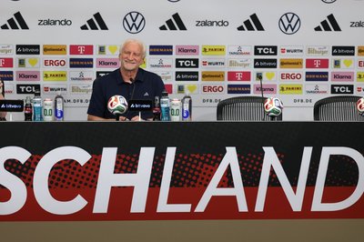 Rudi Völlers Meinung ist zu praktisch allen WM-Themen gefragt. 