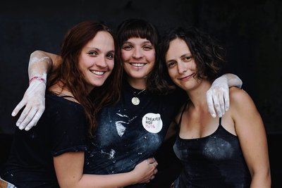 .Kristin Lehmann, Katrin Limmer, Rebecca Schöler sind die Initiatorinnen für den Welt-Raum in Plauen. . 