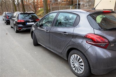 Teure Kratzer im Autolack: 53 Fahrzeuge wurden Anfang März an der Reißiger Straße mutwillig beschädigt.