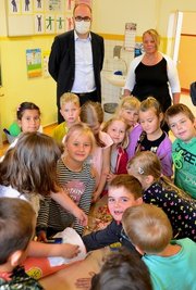 Auch in der Pestalozzi-Schule gab es Süßes für die Schulanfänger.
