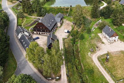 Welterbebestandteile: Siebenschlehener Pochwerk und Silberschmelze (rechts).
