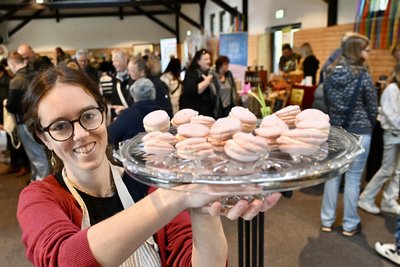 Vertreten beim Regio-Naschmarkt war „Versalat“ aus Stollberg – im Bild Sarah Kouril.