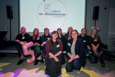 Das Team der Gründergarage bei seiner Feier zum fünften Geburtstag in der Stadtwirtschaft.