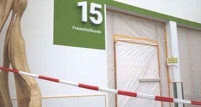 Noch ist die neue Station für Frauenheilkunde am Kreiskrankenhaus Freiberg eine Baustelle. Mitte November eröffnet sie. 