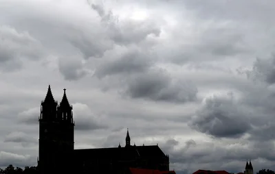 Viele Wolken sind zum Wochenstart über Sachsen, Sachsen-Anhalt und Thüringen zu erwarten. (Archivbild)