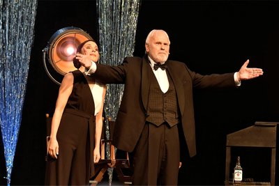 Immer voll dabei: Im Juli 2022 begeisterten Gunther Emmerlich und Katrin Weber im Naturtheater Bad Elster.