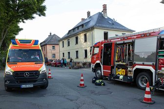 94-Jährige bei Wohnungsbrand in Netzschkau schwer verletzt - In der Gartenstraße in Netzschkau kam es am Samstag zu einem Brand. Die Mieterin wurde schwer verletzt.
