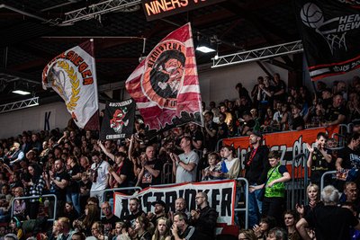 Sie stehen immer hinter ihrem Team: die Fans der Niners Chemnitz.