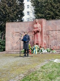 Oberbürgermeisterin Barbara Ludwig bei der Kranzniederlegung am Samstagvormittag.