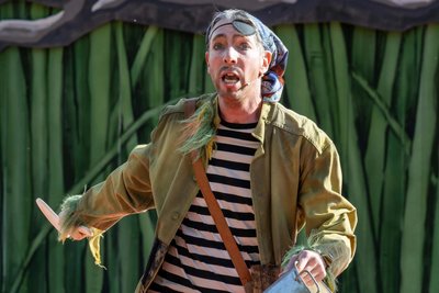 Schauspieler Boris Schwiebert ist bereits als Gast in „Peter Pan“ auf der Seebühne Kriebstein zu erleben. Er gibt einen Piraten.