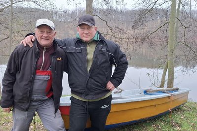 Erschöpft, aber glücklich: Marko Burkhardt (rechts) und Stefan Marx nach der Rettungsaktion.