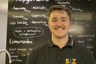 Maxim Kulikov will das vegane Angebot im Campus-Café „SIZ“ in Freiberg erweitern.