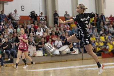 Im Dress des BSV Sachsen Zwickau sorgte Lena Hausherr mit ihren Toren mit dafür, dass die Mannschaft in die 1. Bundesliga aufstieg und in der Premierensaison den Klassenerhalt packte. Jetzt kehrt die 22-Jährige das erste Mal zurück in die Sporthalle Neuplanitz.