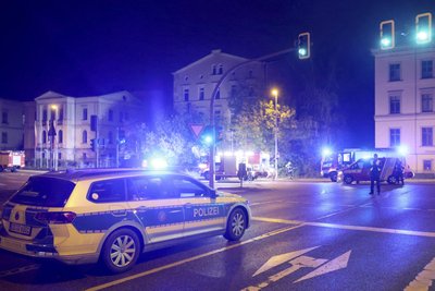 Wegen eines Gebäudebrandes wurde die Dresdner Straße am Freitagmorgen gesperrt.