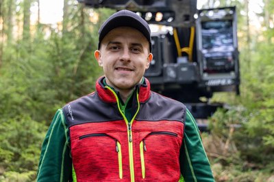 Damian Szczotka steuert den Koloss. Was ihm nach eigenen Worten großen Spaß macht.