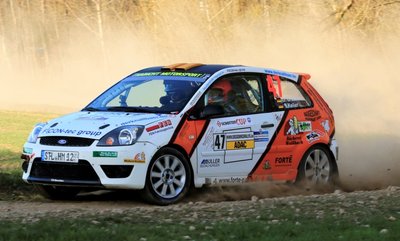 Dominic Gräbner und Yannik Keller im Ford Fiesta