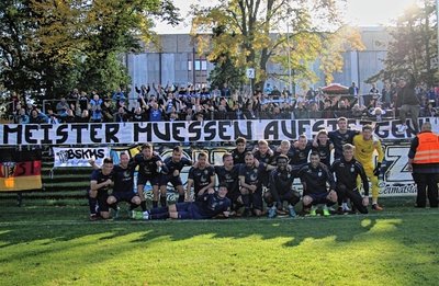 Die CFC-Fans hatten nach Berlin eine Botschaft mitgebracht. Sie fordern das Aufstiegsrecht für alle Regionalligameister. 