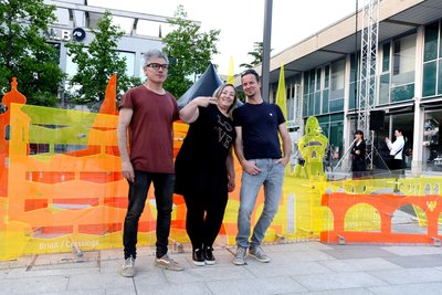 Die Künstlergruppe Brida hat ihre Installation „Crossings“ vollendet.