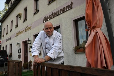 Führt seit knapp 30 Jahren das Landhotel „Goldener Löwe“ in Burgstädt: Ullrich Schleußner.