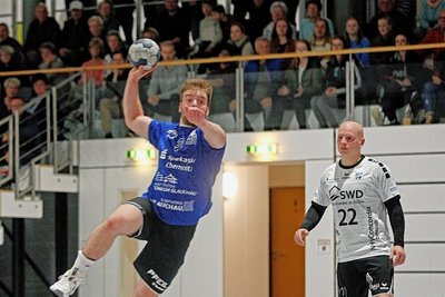234 Zuschauer besuchten das jüngste Heimspiel des HC Glauchau/Meerane in der Mitteldeutschen Oberliga gegen Delitzsch. Hagen Ludwig (links) und Co. würden gegen Apolda gerne die 300-er-Marke knacken. 