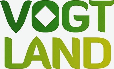 Das Vogtland-Logo wurde im Jahr 2013 als Wortbildmarke entwickelt. 