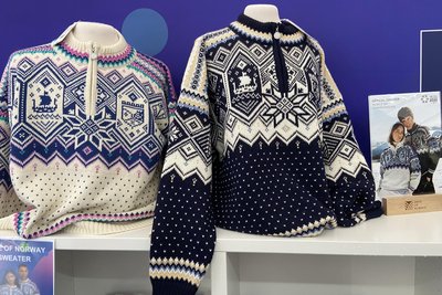 Die berühmten Norweger-Pullover gibt es unter anderem im Fanshop an der Schanze.