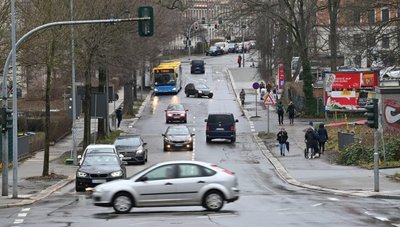 Dieser Abschnitt der Beyerstraße (Blick in Richtung Limbacher Straße) soll mehrere Monate lang gesperrt und erneuert werden. 