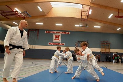Die jüngsten Ippon-Judoka zeigten den Gästen, was sie schon alles drauf haben. 