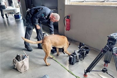 Im Einsatz für die Sicherheit der Tagungsteilnehmer: Der belgische Malineus-Schäferhund Billy ist auf das Erschnüffeln von Sprengstoff abgerichtet.