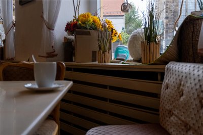 Ins Café Andelt sind viele Touristen gekommen, die vom Dom aus die berühmte Freiberger Eierschecke probieren wollten.