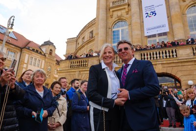 Der österreichische Schauspieler Hans Sigl („Der Bergdoktor“) mit seiner Frau Susanne Sigl.
