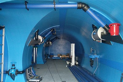Blick in die Querröhre des neuen Hochbehälters, die als Technik- und Bedienerraum genutzt wird.