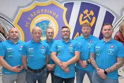 Zur Leitung der FCE-Ringer gehören Sylvio Mehlhorn, Uwe Klippel, Lutz Gerber und Uwe Günther sowie Frank Witscher, der als Mannschaftsleiter jetzt allerdings ausscheidet, und Chefcoach Björn Schöniger (v. l.).
