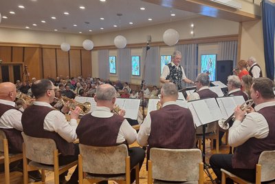 Das Ensemble „Erz-Böhmische Blasmusik“ lädt zum Frühlingskonzert nach Mildenau ein.