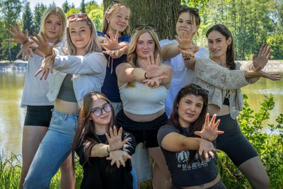 Das Showtanz-Team von „Dancing Energy“ bereitet sich auf das „Dance Together“ vor.