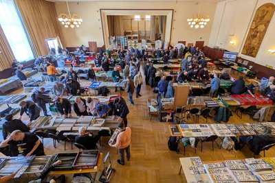 Beim Sammlertreffen am Samstag in der Großolbersdorfer Silberstraße waren rund 180 Sammler aus 19 Ländern vertreten.