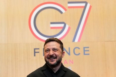 Der ukrainische Präsident Wolodymyr Selenskyj nimmt am G7-Gipfel in Frankreich teil.