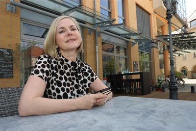 Betrachtet die Konkurrenz durch Airbnb relativ gelassen: Hoteldirektorin Anett Strobel vom „First Inn“ am Zwickauer Kornmarkt vertraut auf die hohen Qualitätsstandards ihres Hauses.