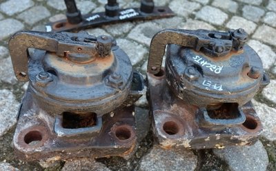 Jedes abgebaute Teil wird beschriftet, um es später wieder exakt anbringen zu können - im Foto die Signalgeber.