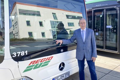 Michael Tanne (hier im Sommer 2024) ist Geschäftsführer der Regiobus Mittelsachsen GmbH.