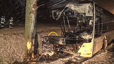 Busunfall auf der S 270 bei Zwönitz